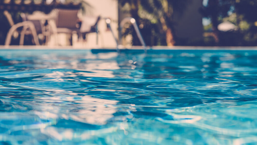 Clorazione shock della piscina